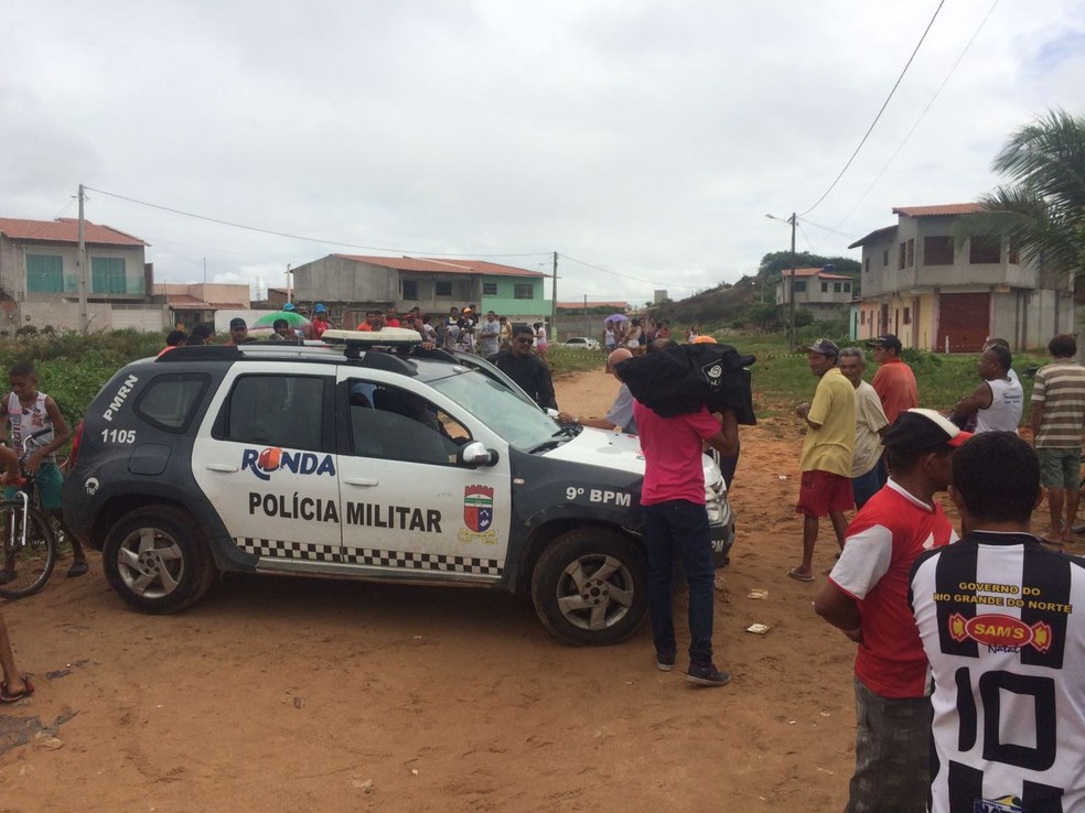 Vítimas estavam em casa, na manhã deste domingo (18), quando criminosos chegaram e se iniciou uma briga. (Foto: Kleber Teixeira / InterTV Cabugi)