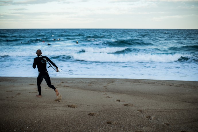 Jadson André aproveitou para treinar nesta terça-feira em Hossegor, França (Foto: WSL)