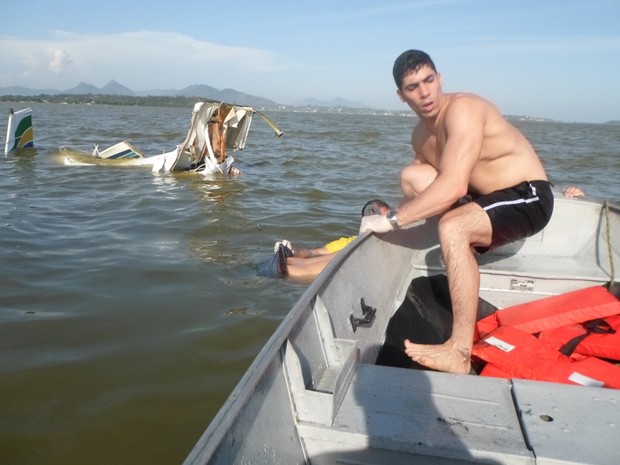 [Brasil] Duas pessoas morrem após queda de avião em lagoa de Maricá, no RJ Monomotor