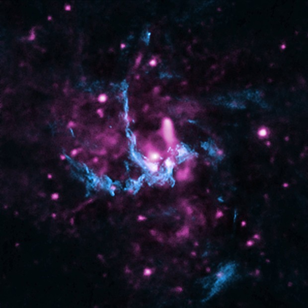 Imagem feitas em ondas de raios X  e rádio  mostram o buraco negro supermassivo Sagitário A, no centro da Via Láctea  (Foto: X-ray: Nasa/CXC/UCLA/Z. Li et al/Radio: NRAO/VLA)