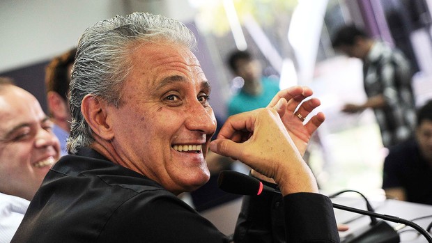 Tite terá ambiente mais tranquilo, já desafio de Oswaldo é reestruturação