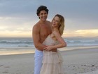 Uau! Ximenes e Gianecchini esbanjam charme e simpatia em praia do Rio