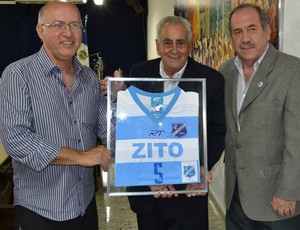 Zito, Moacir Santos, Daniel Ambrogi, presidente Taubaté (Foto: Filipe Rodrigues)