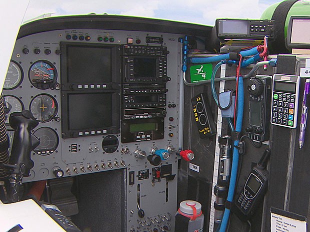 Piloto americano construiu avião para quebrar recorde de viagem polo a polo (Foto: Reprodução / TV Globo)