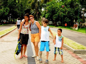 Dona de casa conheceu as crianças durante trabalho voluntário em Teresina (Foto: Otilina Dualibe/Arquivo Pessoal)