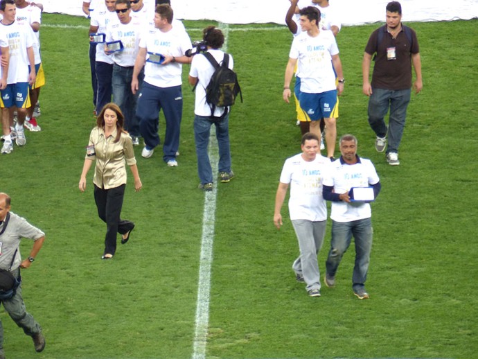 Patrícia Amorim e Romario, Maracanã (Foto: Cahê Mota) Patrícia Amorim e Romario, Maracanã (Foto: Cahê Mota)