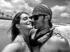 Letícia Spiller mostra momento de romance com o marido em selfie