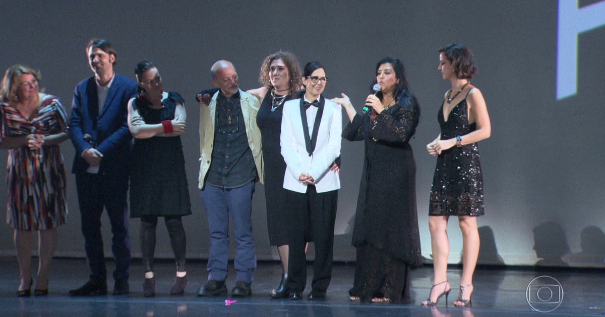 G1 'Que horas ela volta?' leva 7 troféus no Grande Prêmio do Cinema