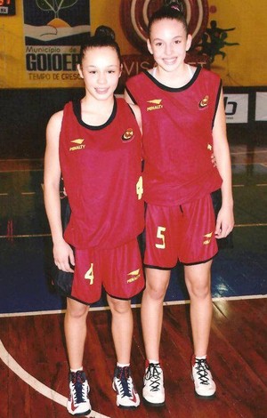 Larissa e Clarissa Carneiro, basquete de Venceslau (Foto: Clarissa Carneiro / Arquivo Pessoal)
