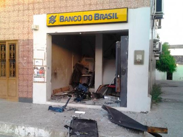 Banco do Brasil foi uma das agências atacadas (Foto: Marcelino Neto) Banco do Brasil foi uma das agências atacadas (Foto: Marcelino Neto)