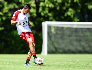 Lúcio no treino do São Paulo (Foto: Marcos Ribolli)