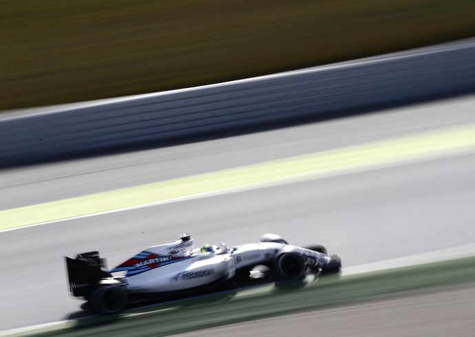 Felipe Massa em ação no penúltimo dia de testes da Fórmula 1 (Foto: AP)