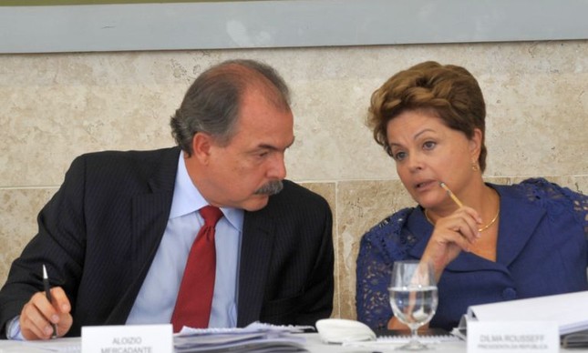 Aloizio Mercadante e Dilma Rousseff  (Foto: Antonio Cruz / ABr)