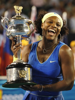 Serena com o troféu do tetra do Aberto da Austrália, em 2009