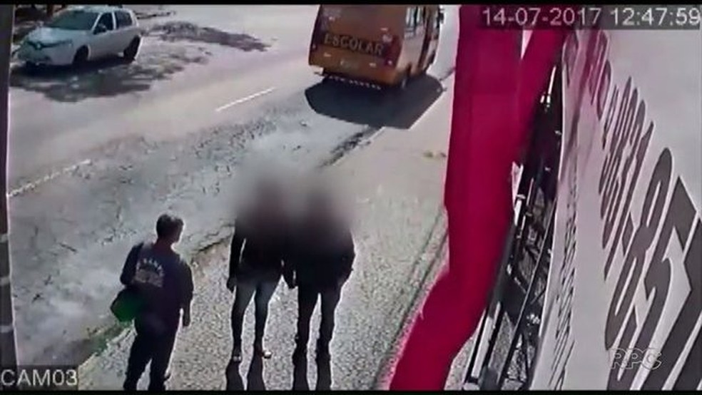 Casal pede para fazer test drive e &eacute; suspeito de furtar picape no interior do Paran&aacute; (Foto: Reprodu&ccedil;&atilde;o/ RPC Ponta Grossa)