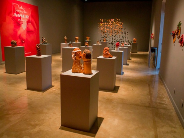 Exposio 'Toda forma de amor valer' mostra esculturas feitas de cermica da artista Rosylene Pinto (Foto: Divulgao/Duflair Barradas)