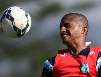 Renato volante Palmeiras Atibaia (Foto: Cesar Greco/Ag Palmeiras/Divulgação)
