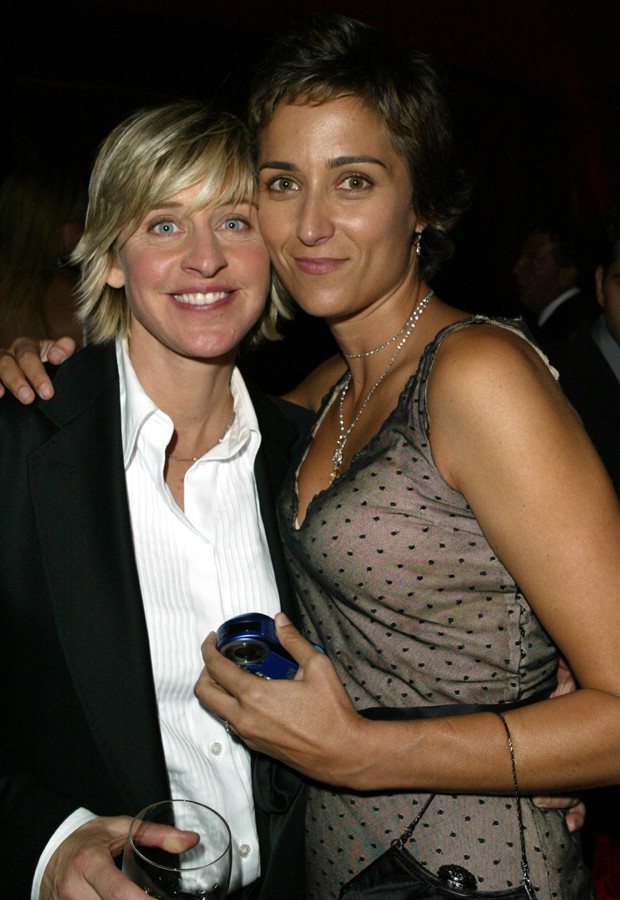 Ellen DeGeneres e Alexandre Hedison, ainda juntas em 2004 (Foto: Getty Images)