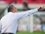 Tite reclama de falta no gol do São Paulo e aprova pênalti em Pato