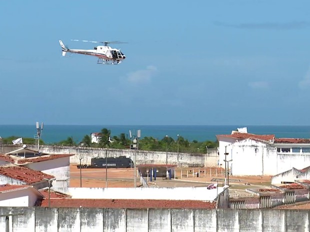 Batalhão de choque entra na penitenciária de Alcaçuz, onde 36 presos morreram no fim de semana (Foto: GNEWS)