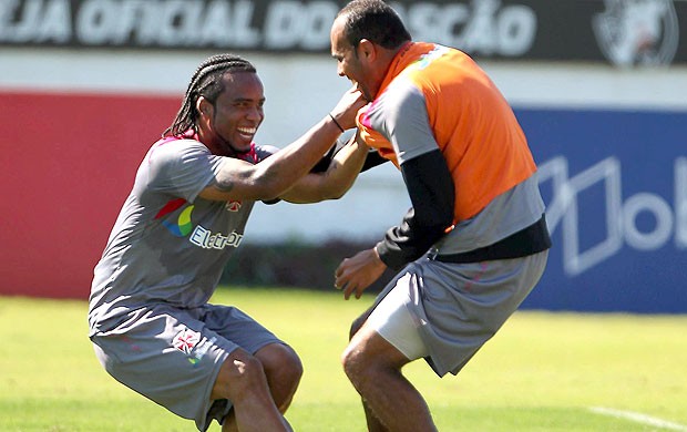 Carlos Alberto e Alecsando no treino do Vasco (Foto: Jorge William / Ag. O Globo)