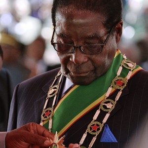 Mugabe toma posse para 7º mandato como presidente do Zimbábue - ÉPOCA