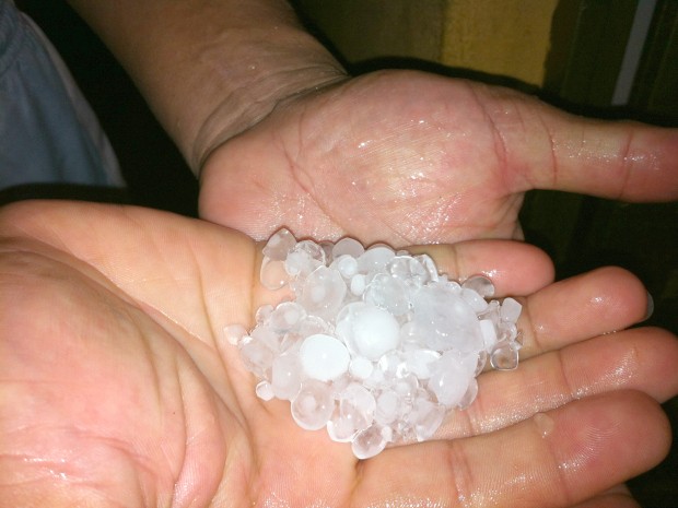 Granizo em Campo Grande (Foto: Gabriela Pavão/ G1 MS)