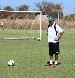Flávio Araújo, técnico do River-PI (Foto: Abdias Bideh/GloboEsporte.com)
