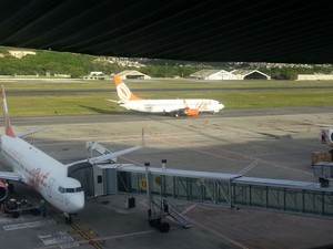 Pedro Corrêa viajou em avião que saiu do finger 15 do Aeroporto do Recife (Foto: Katherine Coutinho/G1)