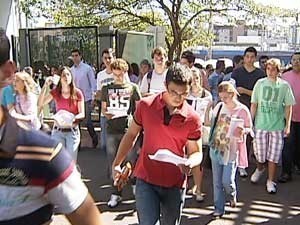 Mais de 4 mil pessoas devem fazer as provas da segunda fase da UFU (Foto: Reprodução/TV Integração)