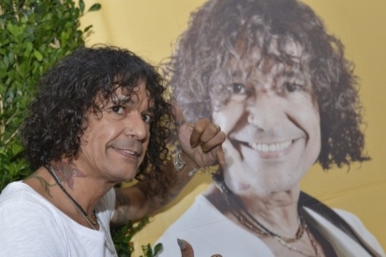 Ano Da Musica Nega Do Cabelo Duro Luiz Caldas Reclama De Patrulha Sobre Hit Nega Do Cabelo Duro