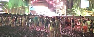 Colbie Caillat faz último show com muita lama e pouco público (Rodrigo Ortega/G1)