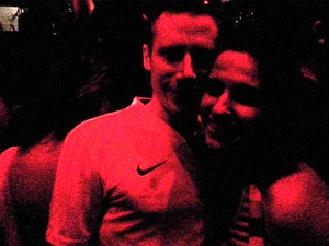 Mayara Gaze e Alex - o inglês que mora na Colômbia e é apaixonado pelo Brasil (Foto: Arquivo pessoal) Mayara Gaze e Alex - o inglês que mora na Colômbia e é apaixonado pelo Brasil (Foto: Arquivo pessoal)
