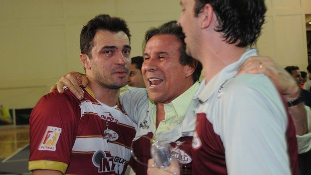 Falcão chora com título da Liga Futsal de 2012 com o Orlândia (Foto: Luciano Bergamaschi / CBFS)