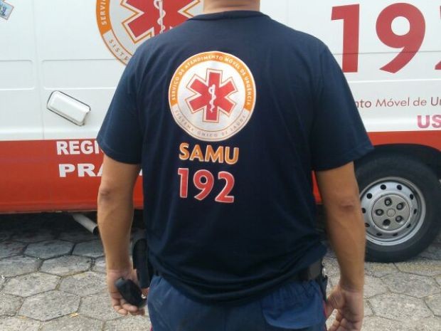 Técnico de enfermagem foi assaltado enquanto ajudava vítimas de incêndio (Foto: Moiseis Gomes / G1)