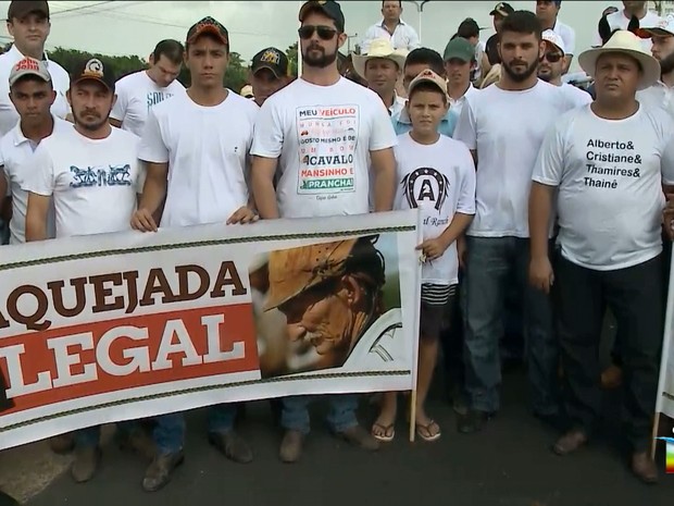 Vaqueiros do Maranhão protestam em frente a Assembleia Legislativa, em São Luís (Foto: Reprodução / TV Mirante)