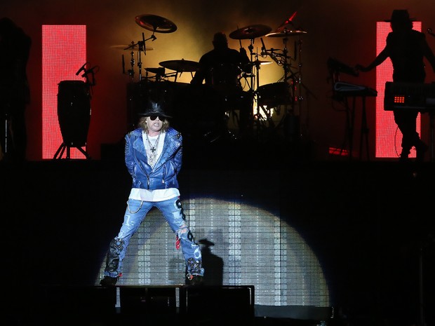 Guns N' Roses fazem show no Anhembi, em São Paulo, nesta sexta-feira (28). (Foto: Raul Zito/G1)