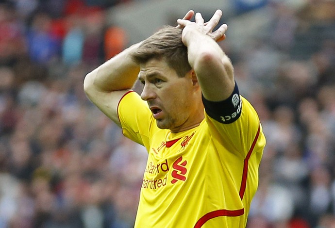 Gerrard Liverpool Aston Villa (Foto: Carl Recine/Reuters) Gerrard Liverpool Aston Villa (Foto: Carl Recine/Reuters)