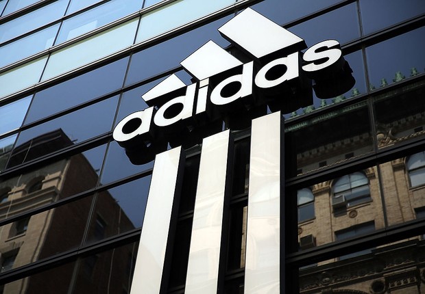 Muita gente pensa que o nome &quot;Adidas&quot; é uma sigla para &quot;All day I dream about soccer&quot; (Foto: Getty Images)