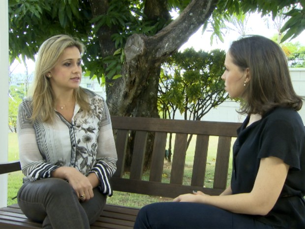 Advogada Carina Polidoro afirma que os empregados devem ficar atentos aos contratos (Foto: Reprodução / EPTV)