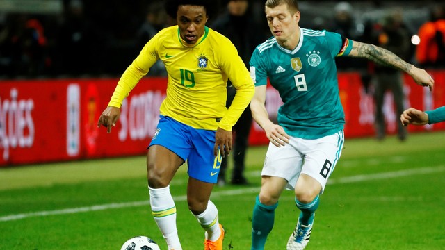 willian seleção brasil alemanha (créditos: REUTERS/Fabrizio Bensch)