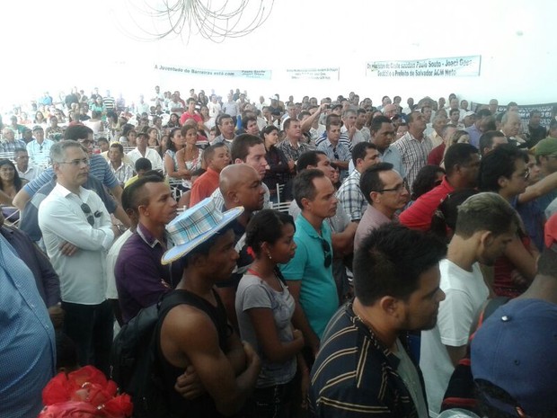 Moradores acusam a Caixa de não executar os projetos habitacionais com verbas já liberadas em abril. (Foto: Arquivo Pessoal / Valdemir da Silva) Moradores acusam a Caixa de não executar os projetos habitacionais com verbas já liberadas em abril. (Foto: Arquivo Pessoal / Valdemir da Silva)