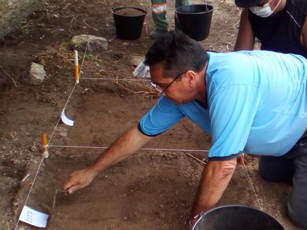 Arqueólogos buscam achar vestígios ósseos que expliquem mais dos índios Cariris, em Pocinhos, na Paraíba (Foto: Thomas Bruno/Arquivo Pessoal)