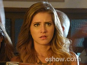 Sofia fica passada com a cena (Foto: Malhação / TV Globo)