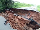 Chuva forte e constante interdita rodovias no noroeste do Paraná