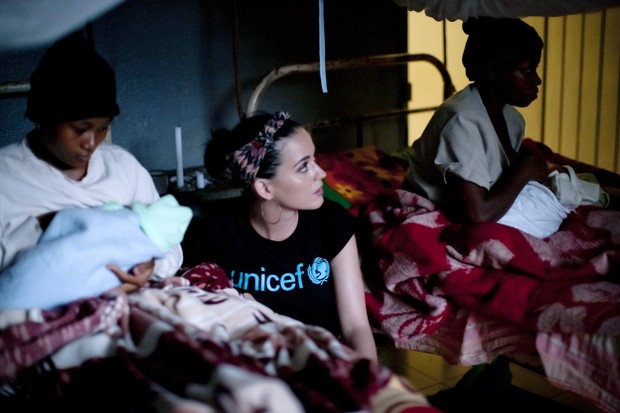 Katy Perry em Madagascar (Foto: Kate Holt/UNICEF/AFP)