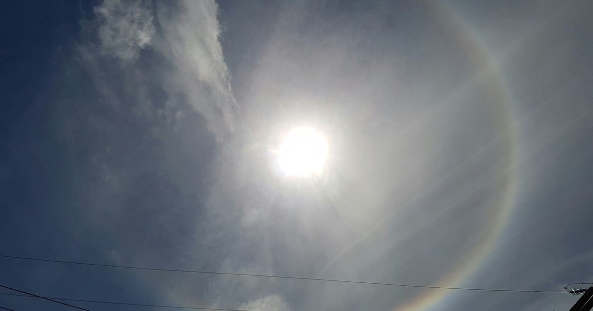 Fenômeno halo solar chama atenção de banhistas em Matinhos, no ... - Globo.com