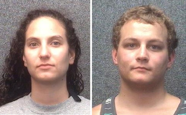 Andrea Rose Mazzocchi e Skeeter Levi Judd foram presos por fazerem sexo em motel com as cortinas abertas (Foto: Divulgação/Myrtle Beach Police Department)