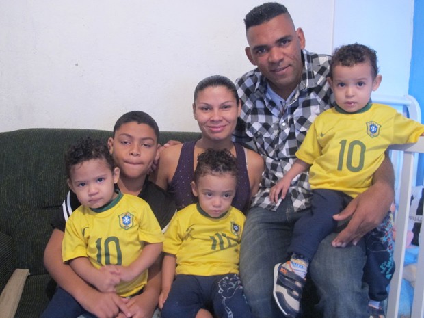 Família preparada para a Copa do Mundo (Foto: Mariane Rossi/G1) Família preparada para a Copa do Mundo (Foto: Mariane Rossi/G1)