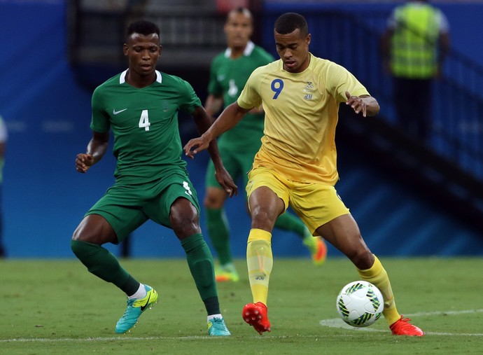 Abdullahi Shehu Robin Quaison Suecia x Nigeria (Foto: Reuters)